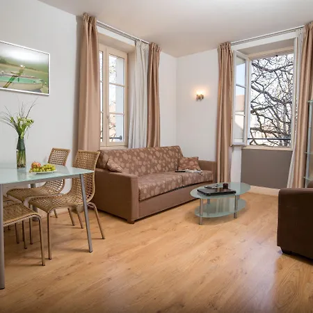 Royal 3* Annecy